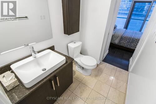 3910 - 12 York Street, Toronto, ON - Indoor Photo Showing Bathroom