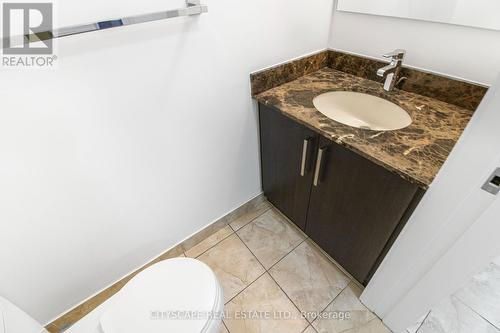 3910 - 12 York Street, Toronto, ON - Indoor Photo Showing Bathroom