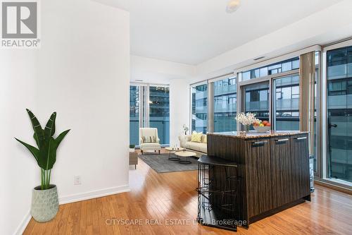 3910 - 12 York Street, Toronto, ON - Indoor