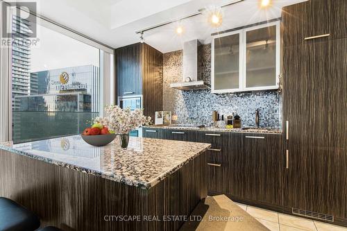 3910 - 12 York Street, Toronto, ON - Indoor Photo Showing Kitchen