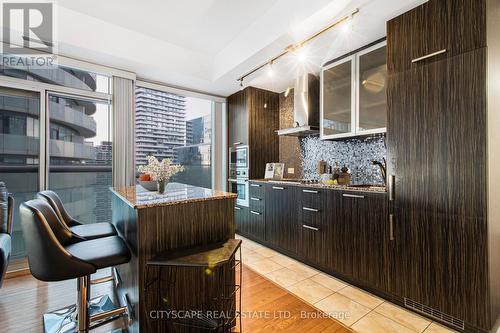 3910 - 12 York Street, Toronto, ON - Indoor Photo Showing Kitchen