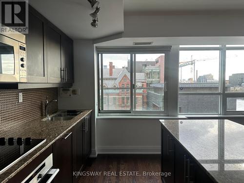 504 - 1 Bedford Road, Toronto, ON - Indoor Photo Showing Kitchen