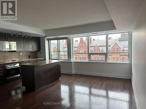 504 - 1 Bedford Road, Toronto, ON - Indoor Photo Showing Kitchen