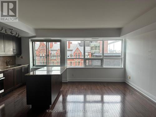 504 - 1 Bedford Road, Toronto, ON - Indoor Photo Showing Kitchen