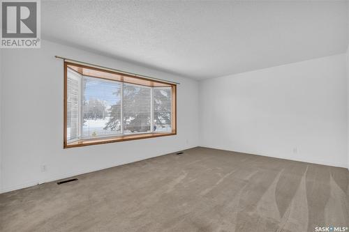 58 Hammond Road, Regina, SK - Indoor Photo Showing Other Room