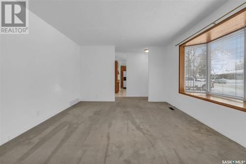 58 Hammond Road, Regina, SK - Indoor Photo Showing Other Room