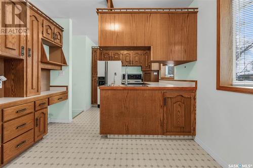 58 Hammond Road, Regina, SK - Indoor Photo Showing Kitchen