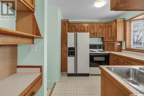 58 Hammond Road, Regina, SK - Indoor Photo Showing Kitchen