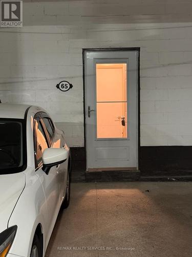 65 - 2170 Bromsgrove Road, Mississauga, ON - Indoor Photo Showing Garage