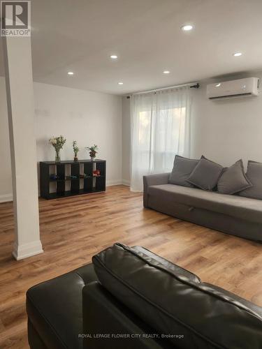 58 - 6540 Falconer Drive, Mississauga, ON - Indoor Photo Showing Living Room