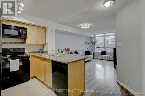 312 - 2772 Keele Street, Toronto, ON - Indoor Photo Showing Kitchen With Double Sink