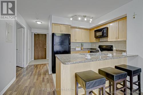 312 - 2772 Keele Street, Toronto, ON - Indoor Photo Showing Kitchen