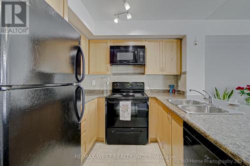 312 - 2772 Keele Street, Toronto, ON - Indoor Photo Showing Kitchen With Double Sink