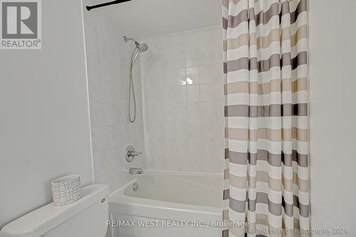 312 - 2772 Keele Street, Toronto, ON - Indoor Photo Showing Bathroom