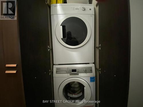 706 - 50 Charles Street E, Toronto, ON - Indoor Photo Showing Laundry Room