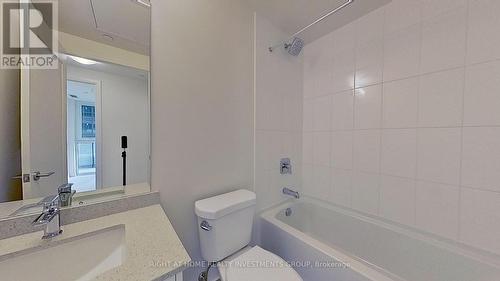 401 - 8960 Jane Street, Vaughan, ON - Indoor Photo Showing Bathroom