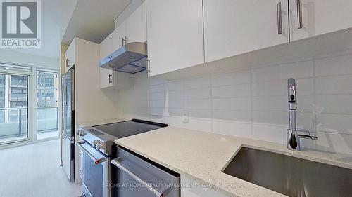 401 - 8960 Jane Street, Vaughan, ON - Indoor Photo Showing Kitchen