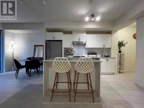 401 - 8960 Jane Street, Vaughan, ON - Indoor Photo Showing Kitchen