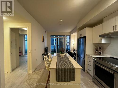 401 - 8960 Jane Street, Vaughan, ON - Indoor Photo Showing Kitchen