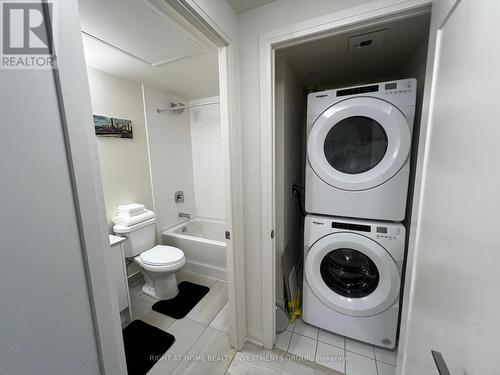 401 - 8960 Jane Street, Vaughan, ON - Indoor Photo Showing Laundry Room