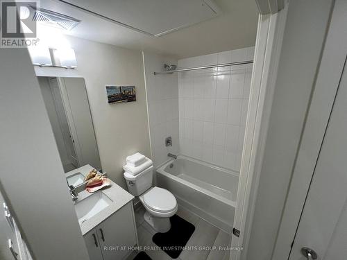 401 - 8960 Jane Street, Vaughan, ON - Indoor Photo Showing Bathroom