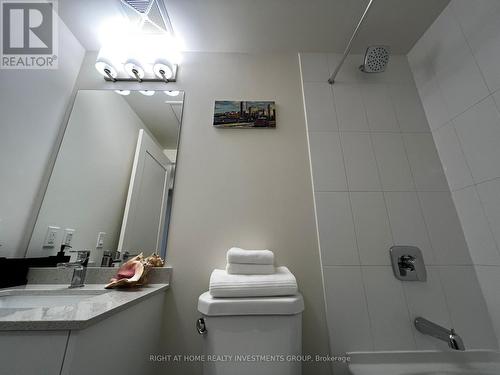 401 - 8960 Jane Street, Vaughan, ON - Indoor Photo Showing Bathroom