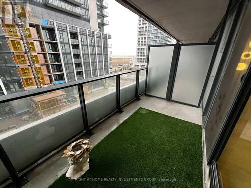 401 - 8960 Jane Street, Vaughan, ON - Outdoor With Balcony With Exterior