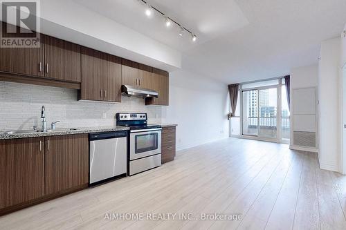 807 - 38 Cedarland Drive, Markham, ON - Indoor Photo Showing Kitchen With Stainless Steel Kitchen