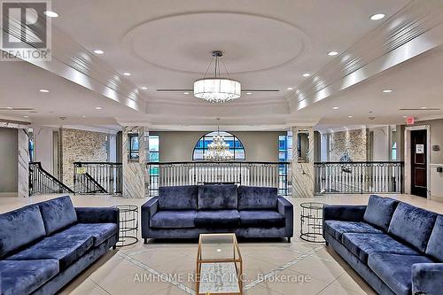 807 - 38 Cedarland Drive, Markham, ON - Indoor Photo Showing Living Room