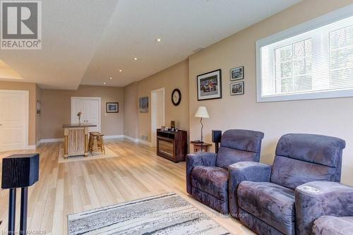 196 Birchwood Avenue, Kincardine, ON - Indoor Photo Showing Living Room