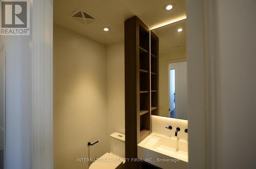 5105 - 55 Charles Street E, Toronto, ON - Indoor Photo Showing Bathroom