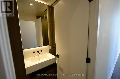 5105 - 55 Charles Street E, Toronto, ON - Indoor Photo Showing Bathroom