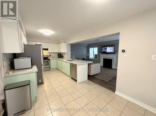 2 Stedford Crescent S, Brampton, ON - Indoor Photo Showing Kitchen