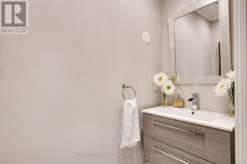 107 - 2111 Lake Shore Boulevard W, Toronto, ON - Indoor Photo Showing Bathroom