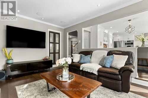 504 Mathewman Crescent, Burlington, ON - Indoor Photo Showing Living Room