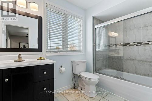 504 Mathewman Crescent, Burlington, ON - Indoor Photo Showing Bathroom