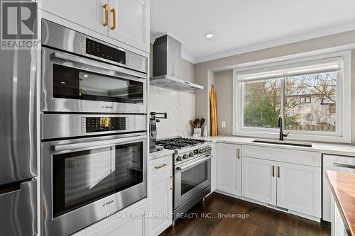 504 Mathewman Crescent, Burlington, ON - Indoor Photo Showing Kitchen