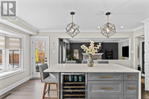 504 Mathewman Crescent, Burlington, ON - Indoor Photo Showing Dining Room