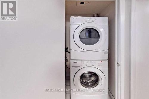 715 - 181 Village Green Square, Toronto, ON - Indoor Photo Showing Laundry Room