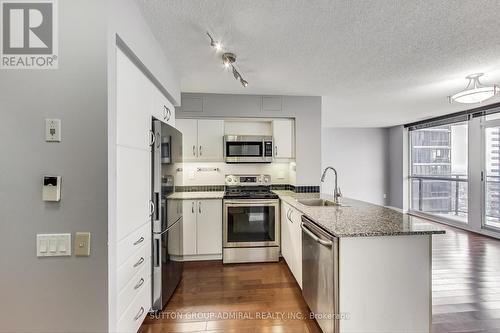 2805 - 33 Sheppard Avenue, Toronto, ON - Indoor Photo Showing Kitchen With Upgraded Kitchen