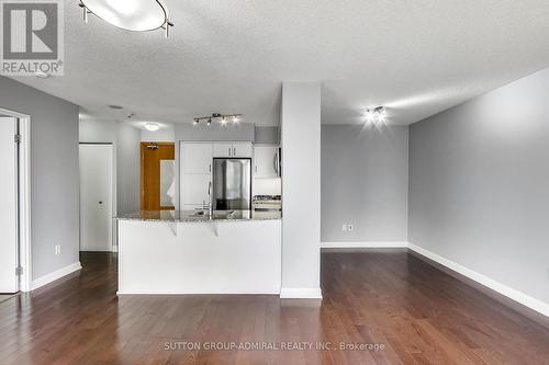 2805 - 33 Sheppard Avenue, Toronto, ON - Indoor Photo Showing Kitchen