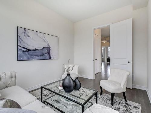 244 Mckean Dr, Whitchurch-Stouffville, ON - Indoor Photo Showing Living Room