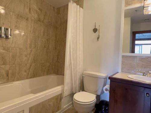 Ensuite bathroom - 2-209 Ch. Des Quatre-Sommets, Mont-Tremblant, QC - Indoor Photo Showing Bathroom