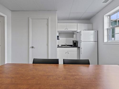 Cuisinette - 20 Rue Patenaude, Saint-Isidore, QC - Indoor Photo Showing Kitchen