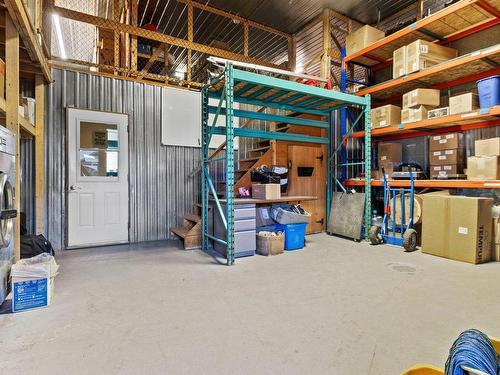 EntrepÃ´t - 20 Rue Patenaude, Saint-Isidore, QC - Indoor Photo Showing Basement