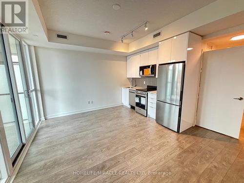 1011 - 225 Malta Avenue, Brampton, ON - Indoor Photo Showing Kitchen