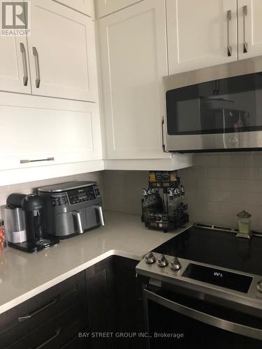 406 - 460 Gordon Krantz Avenue, Milton, ON - Indoor Photo Showing Kitchen