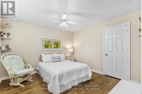 Upper - 115 James Street, Barrie, ON - Indoor Photo Showing Bedroom