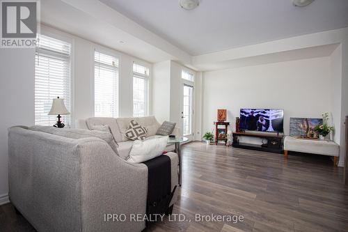 1182 Restivo Lane, Milton, ON - Indoor Photo Showing Living Room