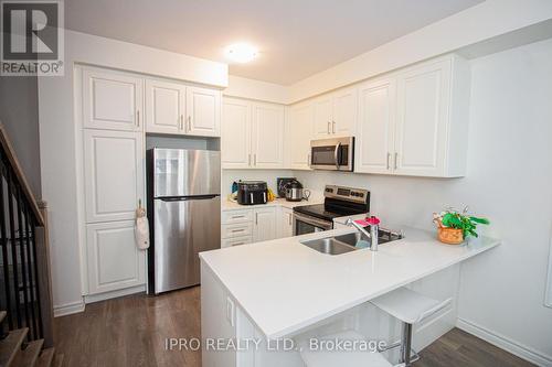 1182 Restivo Lane, Milton, ON - Indoor Photo Showing Kitchen With Double Sink With Upgraded Kitchen